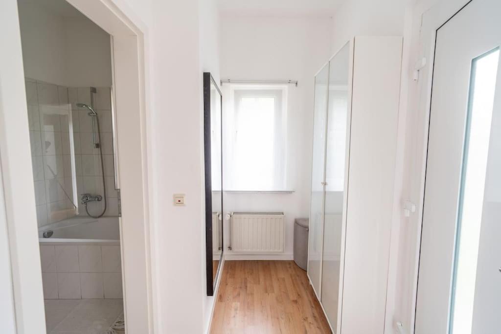 Wohnung Naehe Stadtzentrum Mit Wohnzimmer Und Kueche Koblenz  Exterior foto