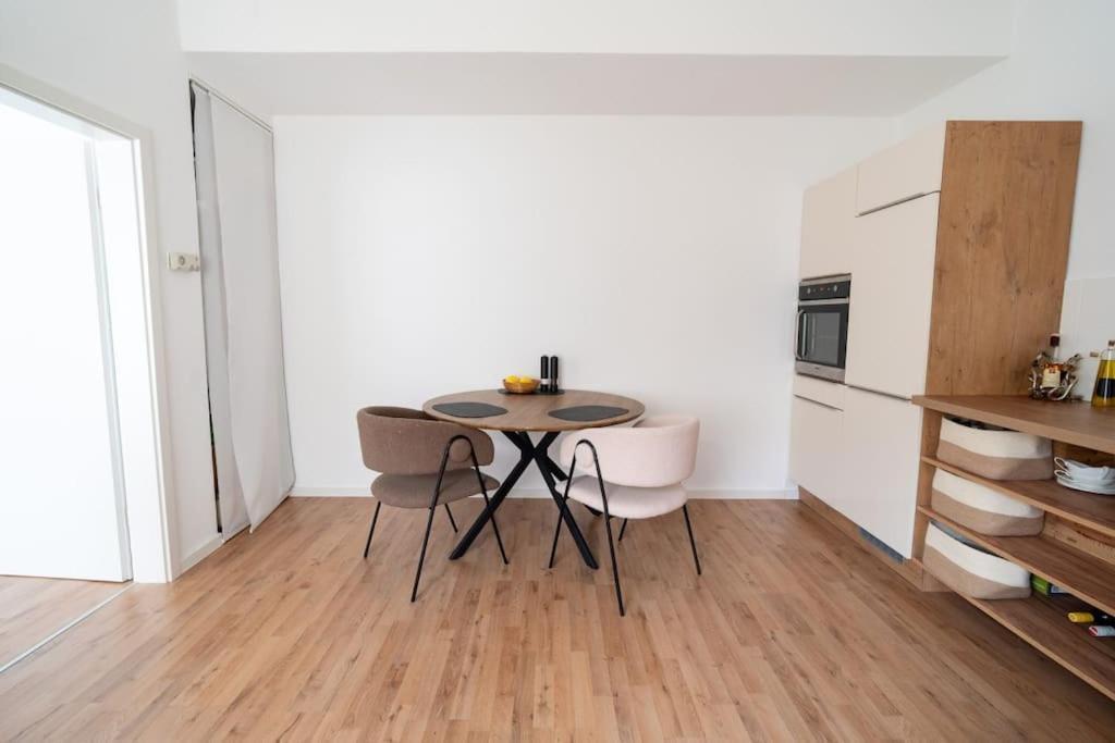 Wohnung Naehe Stadtzentrum Mit Wohnzimmer Und Kueche Koblenz  Exterior foto